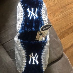 MLB New York Yankees slippers